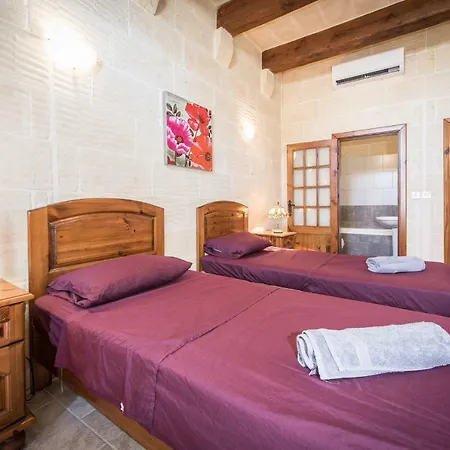 Lighthouse Holiday Farmhouse With Private Pool + Views Сasa de vacaciones *