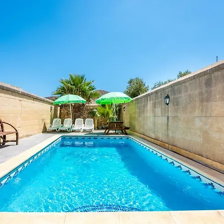 Сasa de vacaciones Lighthouse Holiday Farmhouse With Private Pool + Views *