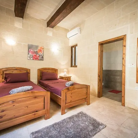 Lighthouse Holiday Farmhouse With Private Pool + Views Сasa de vacaciones
