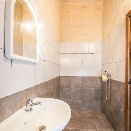Lighthouse Holiday Farmhouse With Private Pool + Views * San Lawrenz