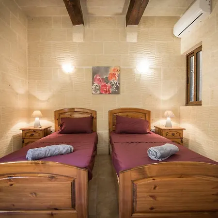 Lighthouse Holiday Farmhouse With Private Pool + Views Сasa de vacaciones *