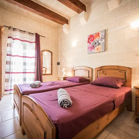 Lighthouse Holiday Farmhouse With Private Pool + Views San Lawrenz