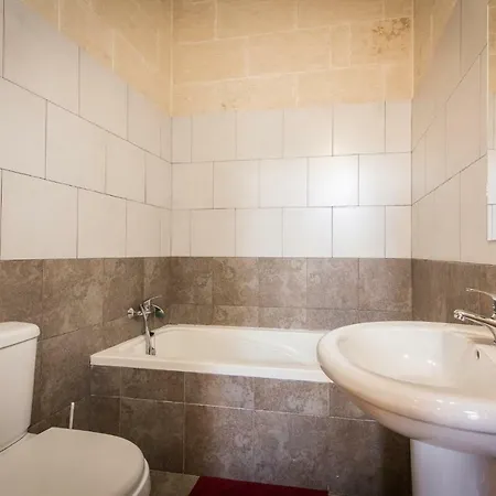 Дом отдыха Lighthouse Holiday Farmhouse With Private Pool + Views